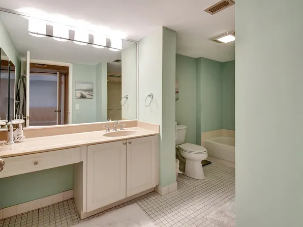 3 Stratford Drive #E, Boynton Beach, FL 33436