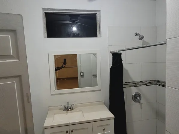 (undisclosed Address), Hollywood, FL 33023