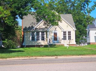 2526 1st Ave NE, Cedar Rapids, IA 52402