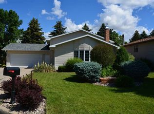 1216 18 1/2 Ave SW, Minot, ND 58701