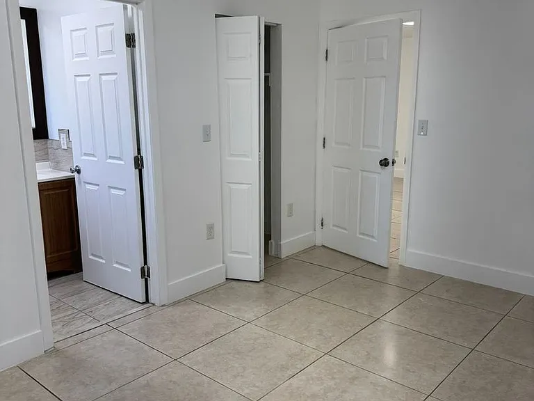 12040 SW 214th Ter — Photo 6