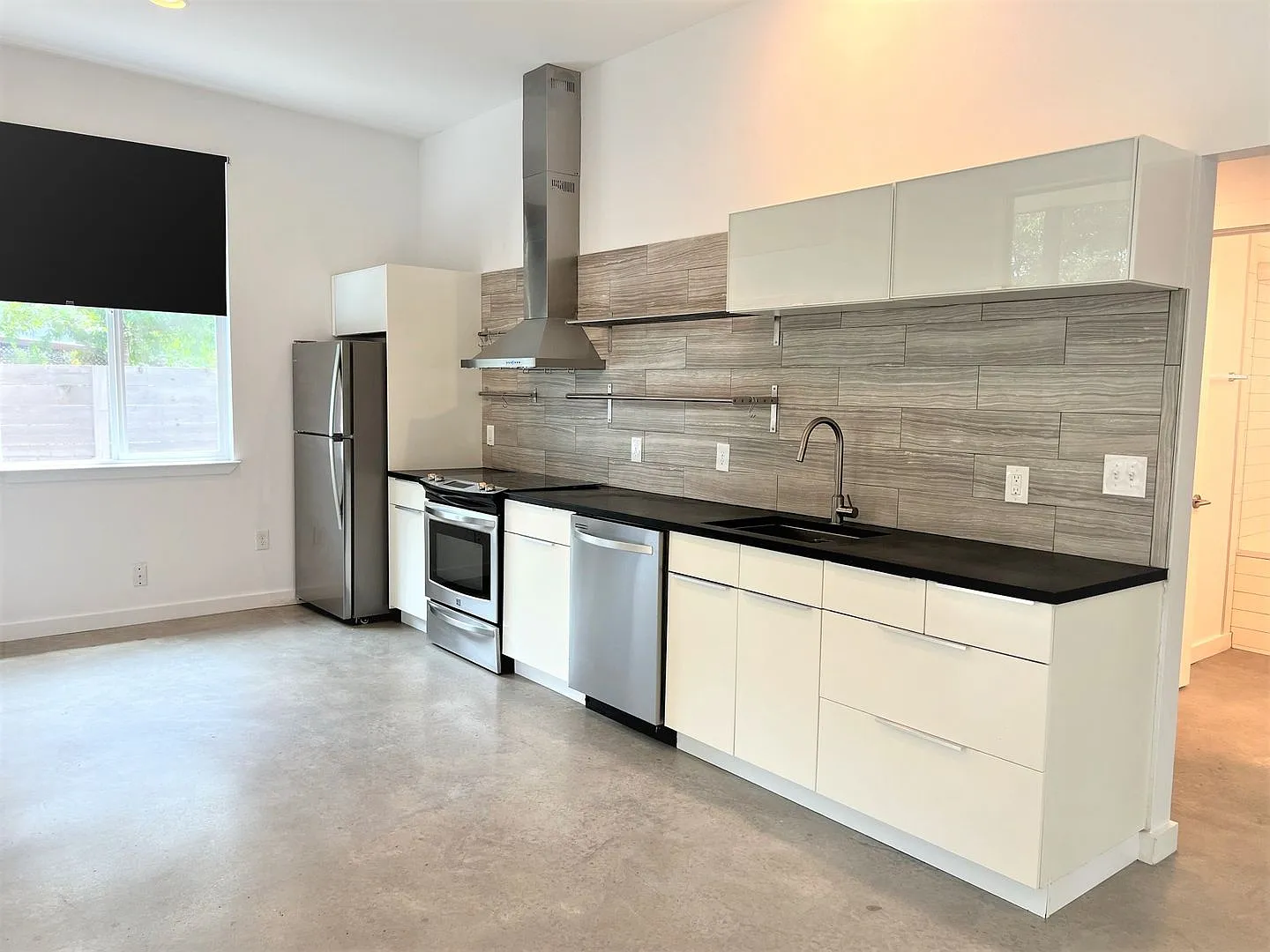 Awesome East Austin Flat — Photo 4