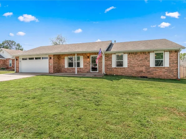 608 Highland St, Lowell, AR 72745