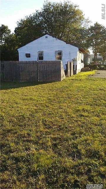 2nd image of 364 Union Blvd