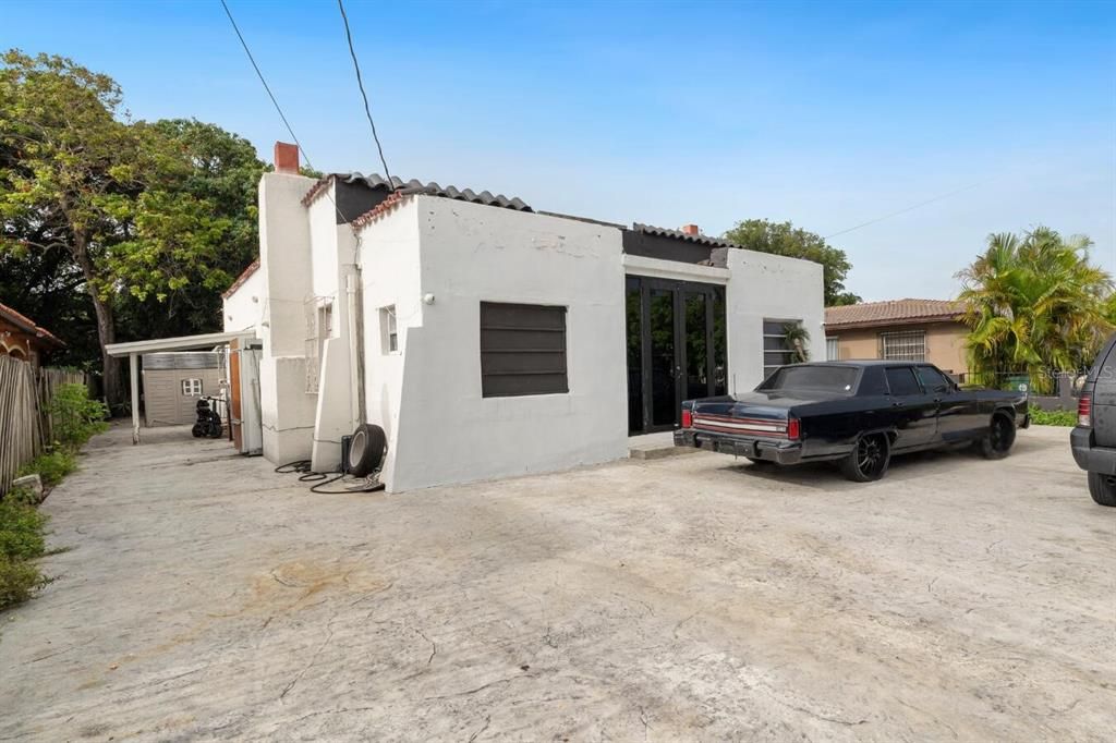 1829 NW 5th St, Miami, FL 33125