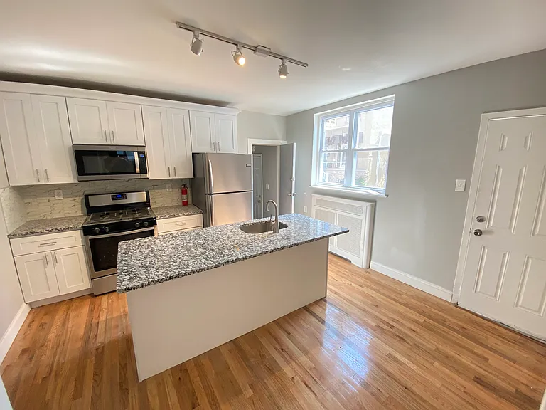 1229 W Porter St #1 — Photo 2