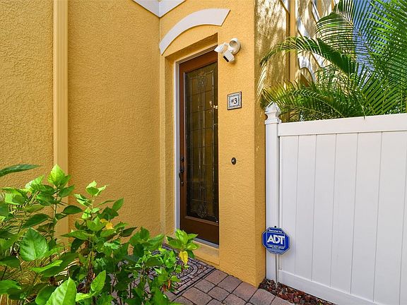 3rd image of 116 S Fremont Ave Unit 3