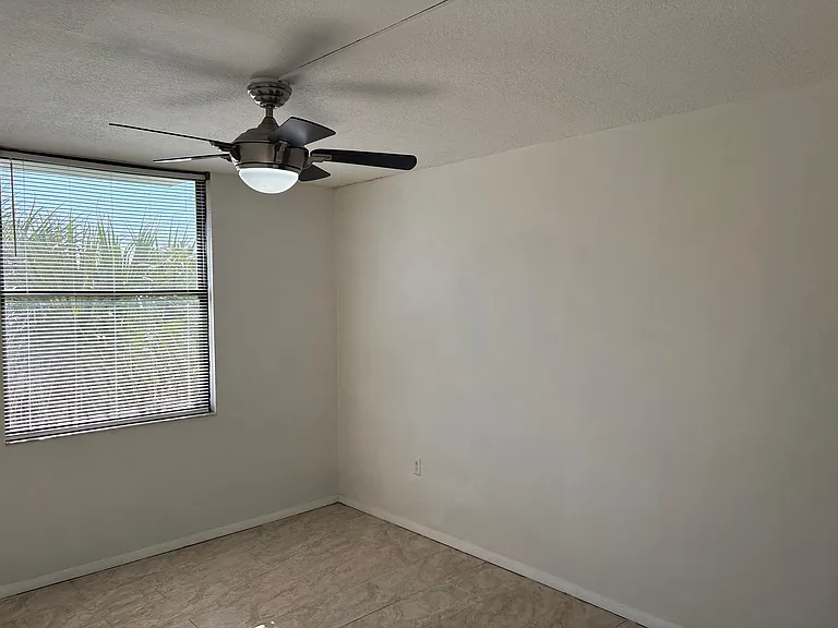 701 S Madison Ave #315 — Photo 4