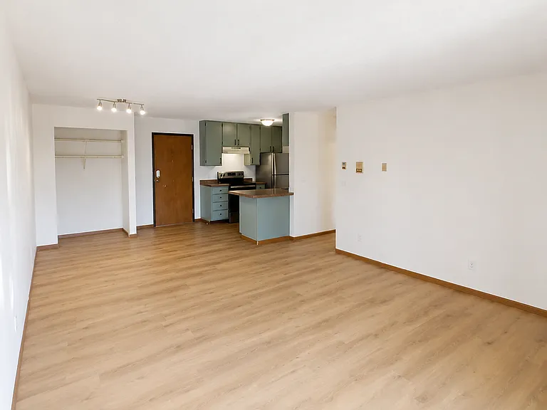 315 4th Ave S #206 — Photo 2
