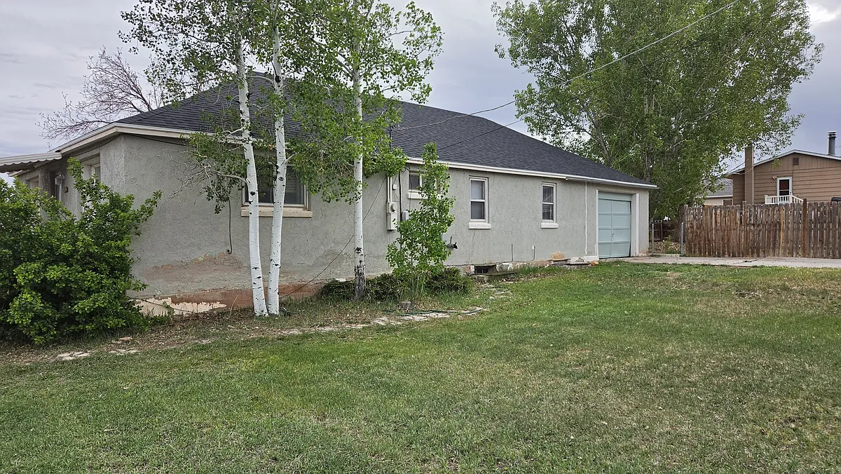 Building Photo - 208 S 400 W