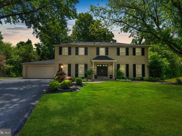 9904 Bedfordshire Ct, Potomac, MD 20854