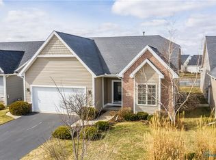 1860 Hidden Ridge Dr, Perrysburg, OH 43551