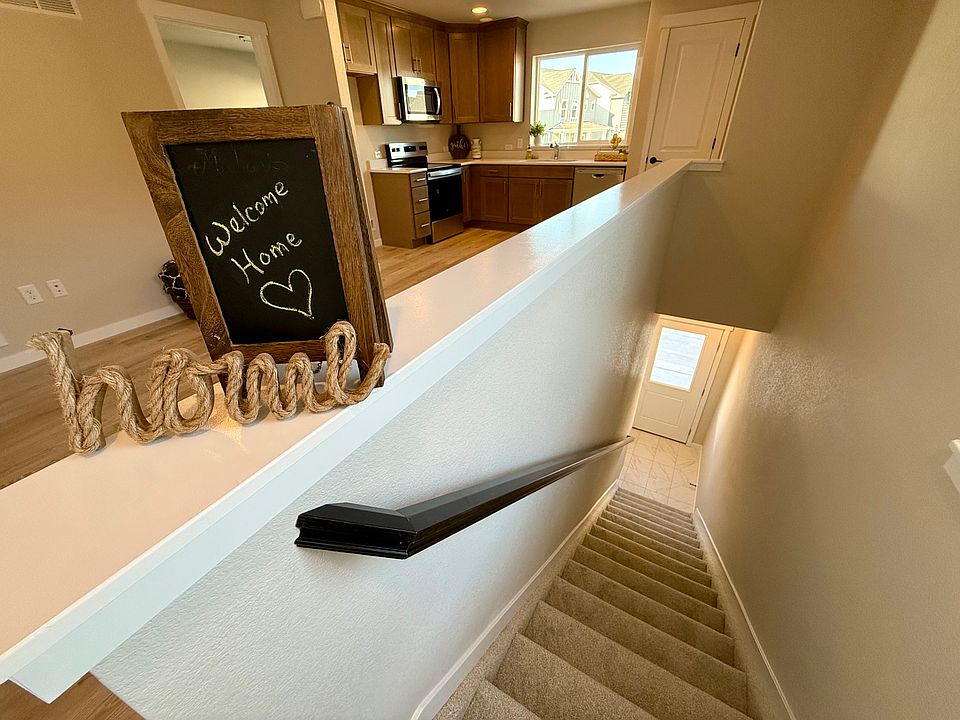 This 2024 newly built 1-bedroom, 1-bathroom unit is designed with comfort, convenience, and style in mind.