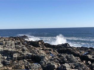 24 Bald Head Cliff Rd, York, ME 03909