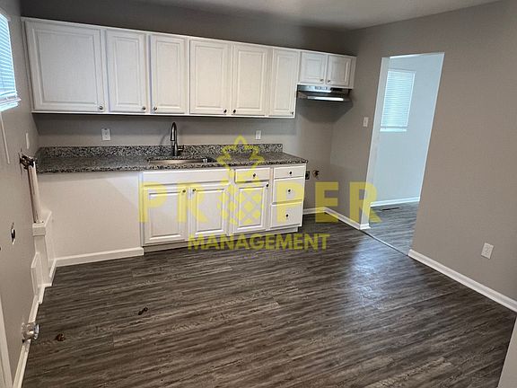 3rd image of 3913 Palmerston Ave