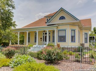 520 N Milam St, Seguin, TX 78155