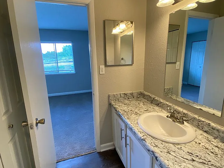 Gleneagle Apartment Homes — Photo 80