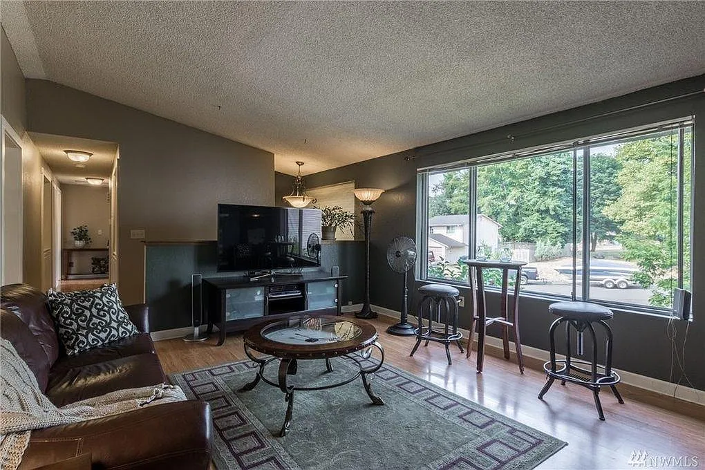 33730 38th Pl SW — Photo 4