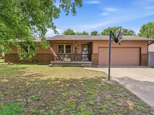 115 W April Dr, Mulvane, KS 67110