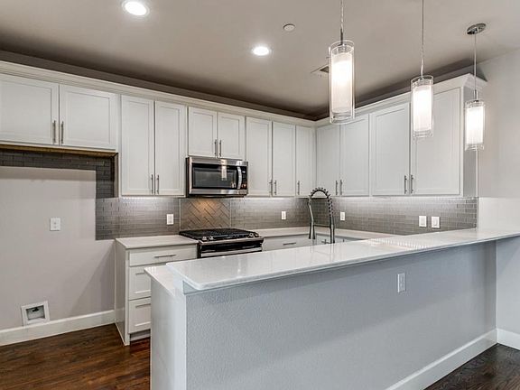 3rd image of 2016 N Fitzhugh Ave Suite 104