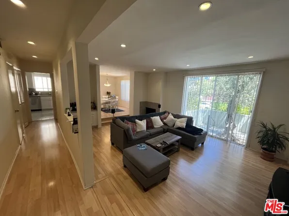 11937 Darlington Ave APT 1, Los Angeles, CA 90049