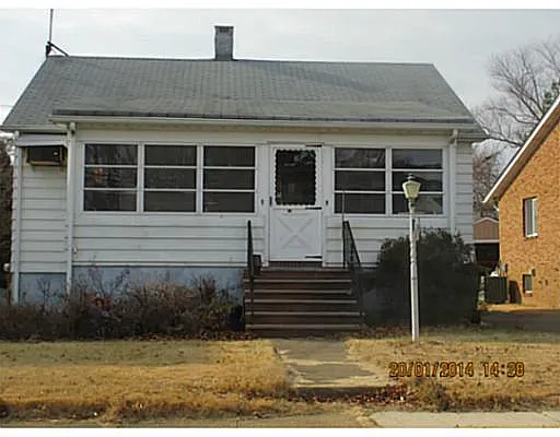 35 Pulaski Ave photo 1