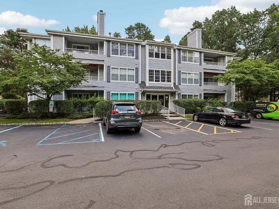 1st image of 1702 Tanglewood Ct