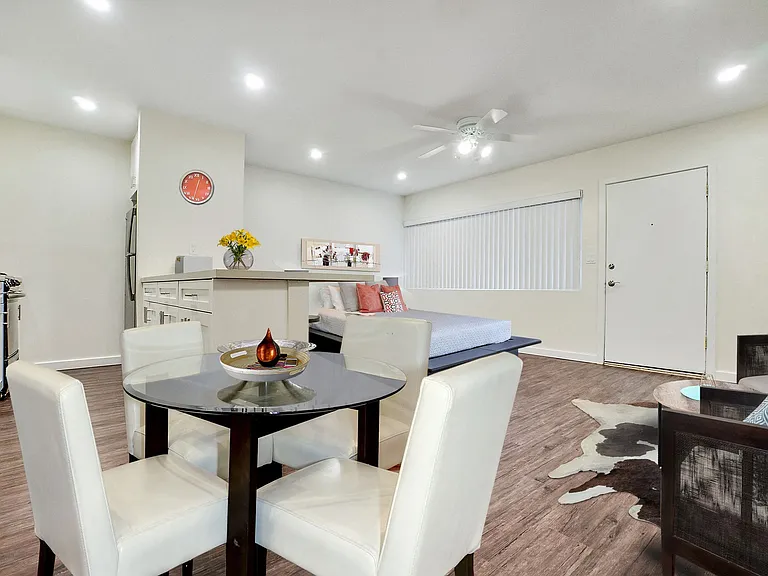 The Seville Apartments — Photo 19