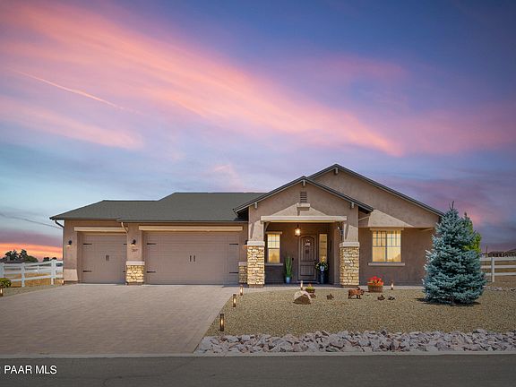 2nd image of 207 S Brenna Dr