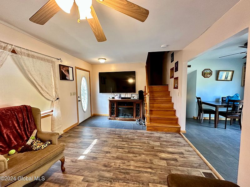 3rd image of 23 Stewart Drive