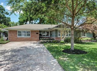 5218 Mimosa Dr, Bellaire, TX 77401