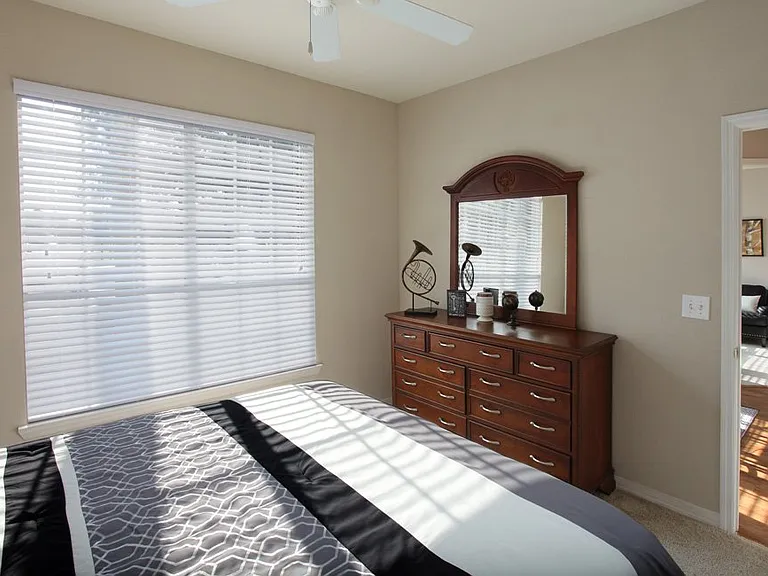 Westwood Reserve Apartments — Photo 42