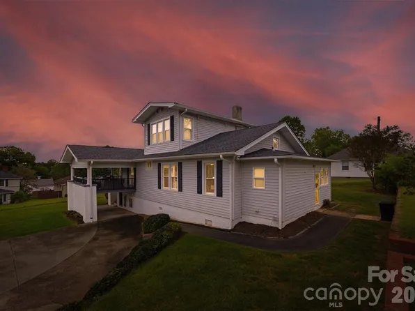 110 Burkemont Ave, Morganton, NC 28655