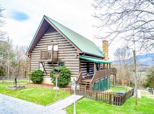 3769 Thomas Cross Rd, Pigeon Forge, TN 37876