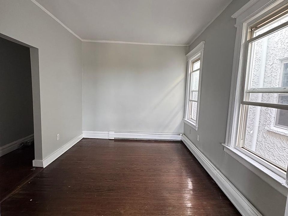 2nd image of 175 Woodside Ave #5