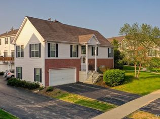 2243 Beresford Dr, Yorkville, IL 60560
