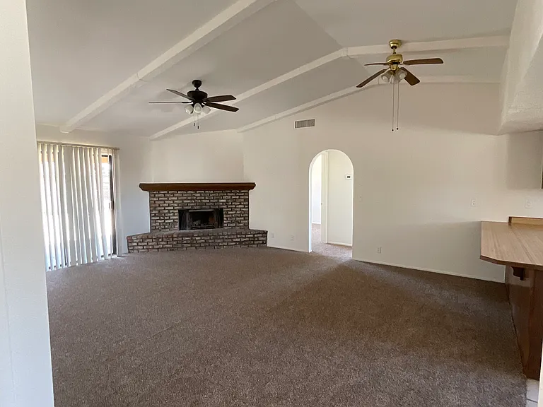 341 Anna Cir — Photo 2