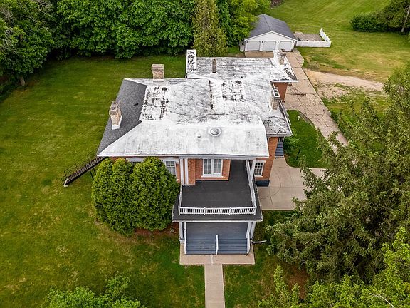 4th image of 965 Racine STREET