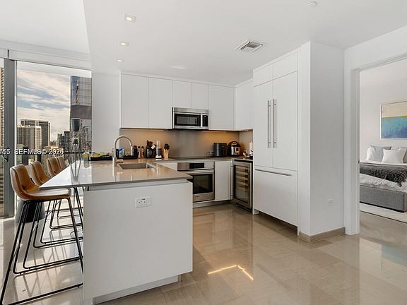 3rd image of 68 SE 6th St APT 2101
