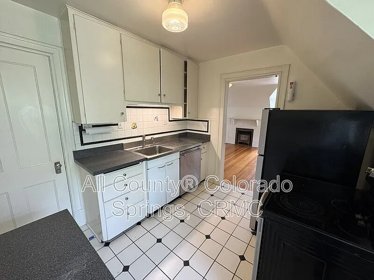 1238 Wood Ave #5 — Photo 7