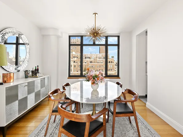 222 Riverside Drive image 3 of 10