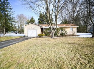 1768 Penny Ln, Youngstown, OH 44515