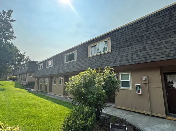 Roanoke Apartments, 1015 NW Roanoke Ave #Bb79b1b69, Bend, OR 97703