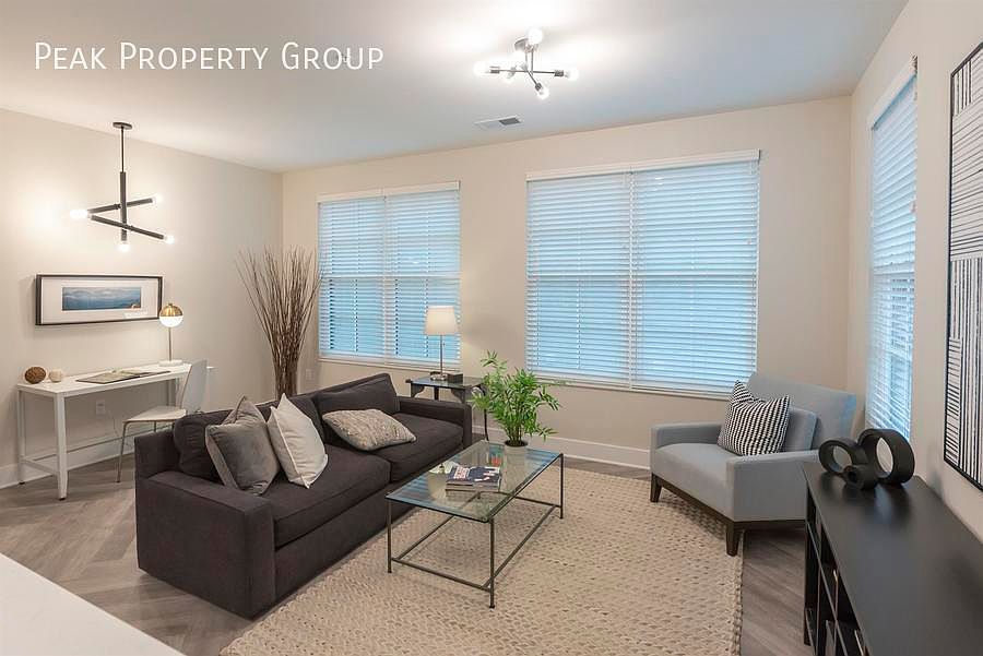 2nd image of 534 E Rich St APT 7