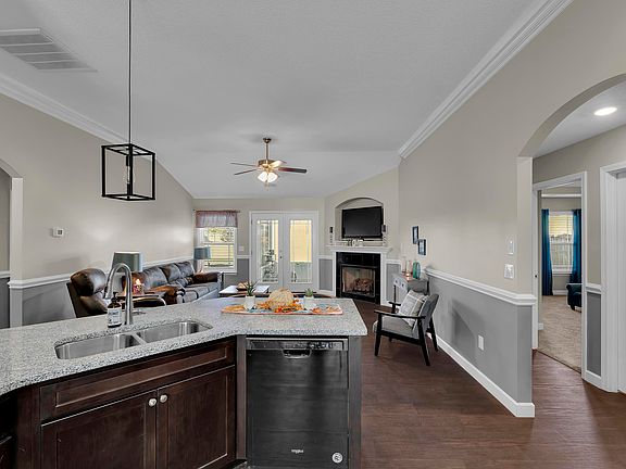 3rd image of 390 Danleigh Way
