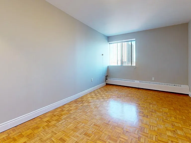 255 Stewart St — Photo 14