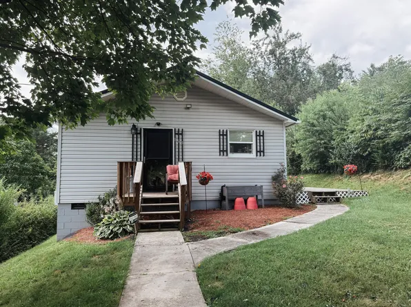 165 New Guinea Ave, Beckley, WV 25801