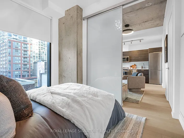 11 Charlotte St #606 — Photo 17