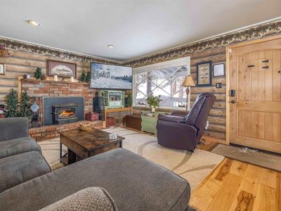 379 Wren Dr, Big Bear Lake, CA, 92315