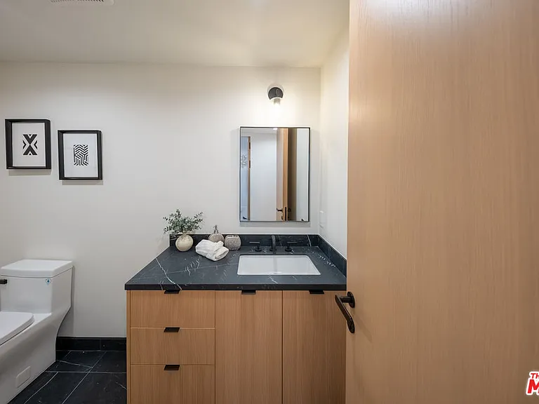 10352 Riverside Dr #103 — Photo 6